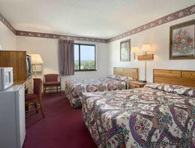 Hotel Super 8 By Wyndham Algona Esterno foto